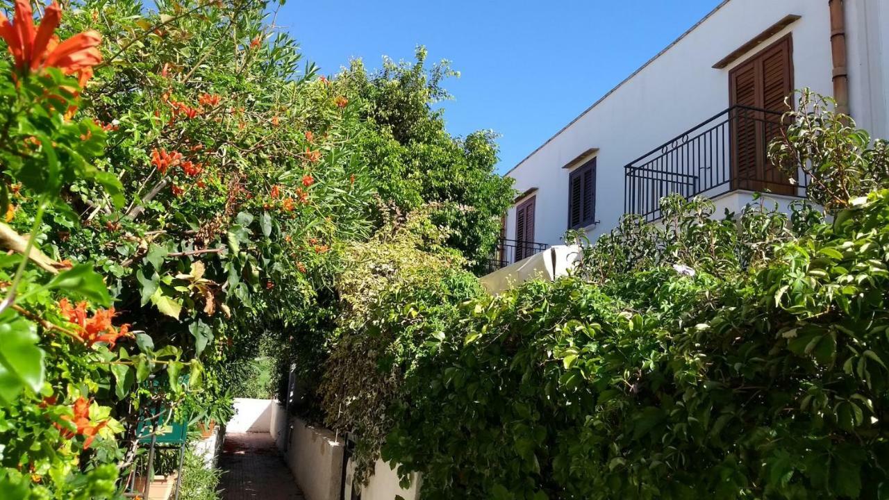 Villetta Con Giardino Mandarino Macari Kültér fotó